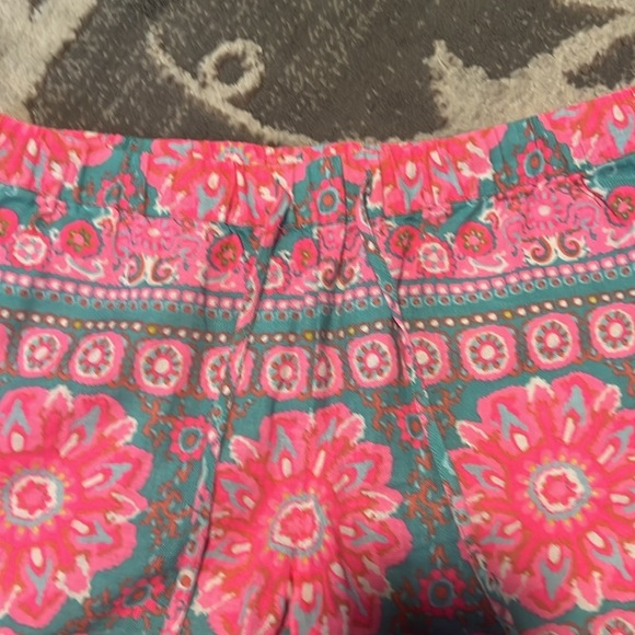 Vineyard vines shorts. Excellent condition size XS multicolored. Floral. - Picture 2 of 4